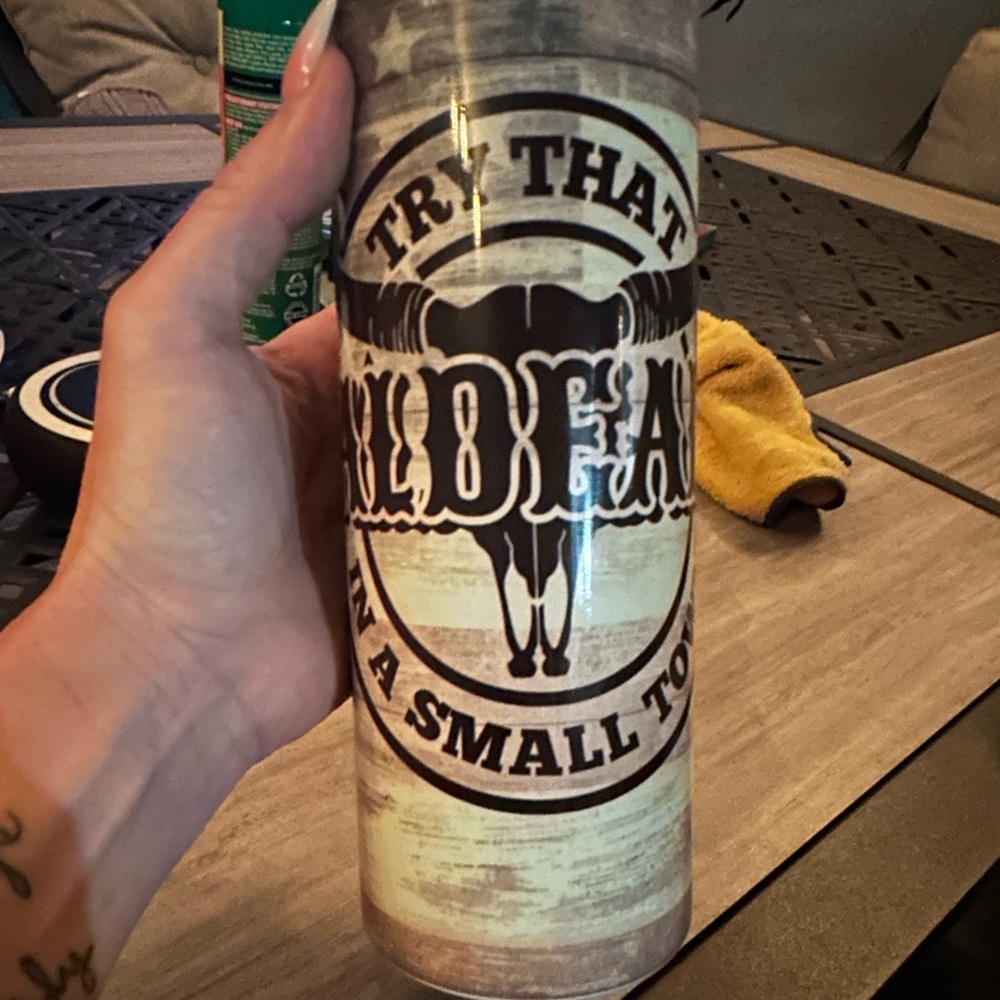 20 oz tumblers. This one is for sale or I can do customized. 😊